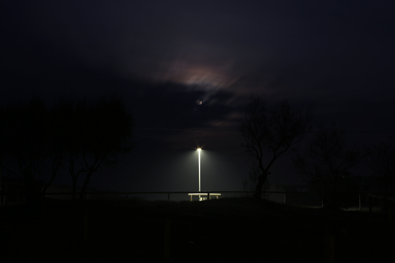 luna piena di notte al mare d'inverno riviera adriatica