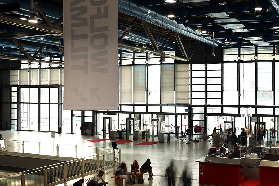 centre pompidous wolfgang tillmans photos