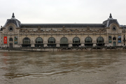 Parigi d'estate la piena della sennna