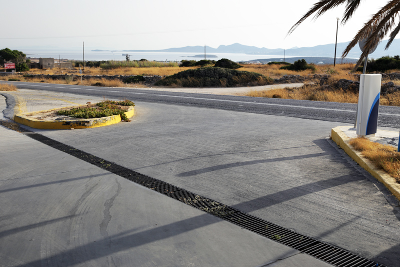 Paros, service station