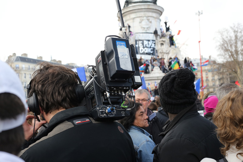 Marche-Paris-11-janvier-2015-troupe M6