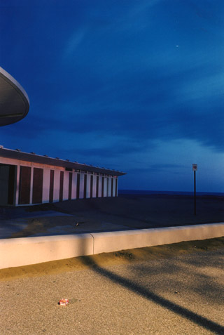 lignano sabbiadoro di notte stabilimenti balneari, come dischi volanti, fotografia notturna, 1997