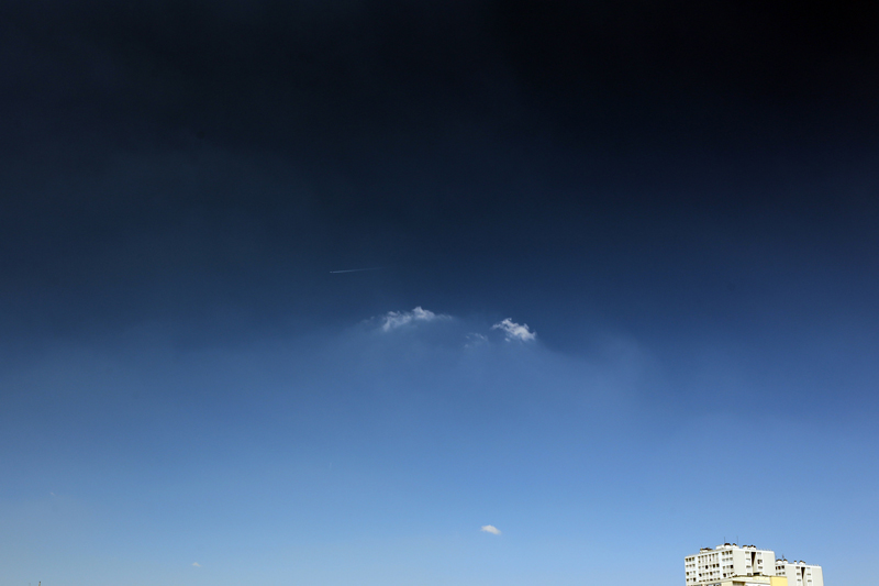 cielo di tempesta in aprie e palazzo