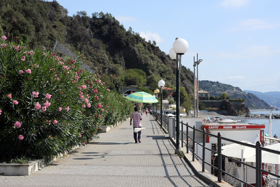 Arenzano, la passeggiata, verso Pria Pulla
