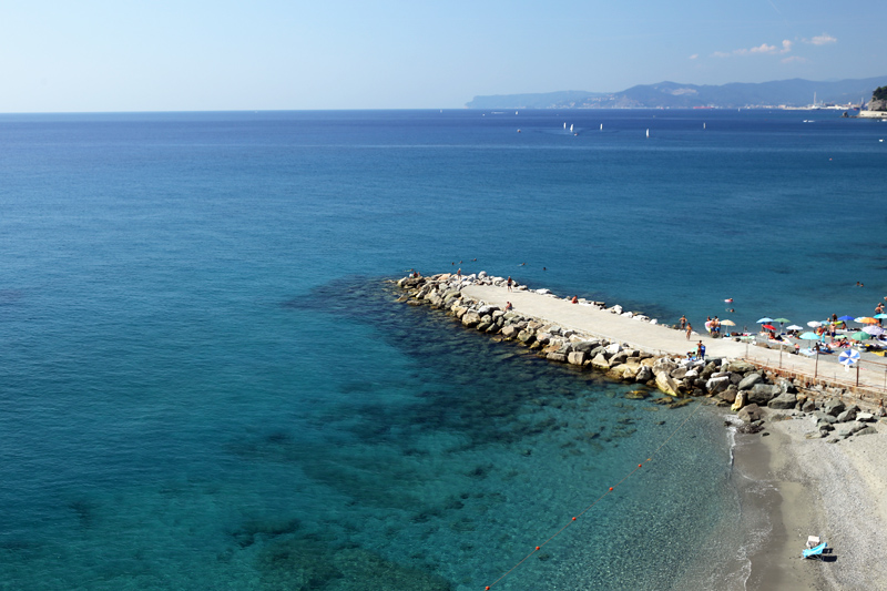 mare ligure piani di ivrea paesaggio