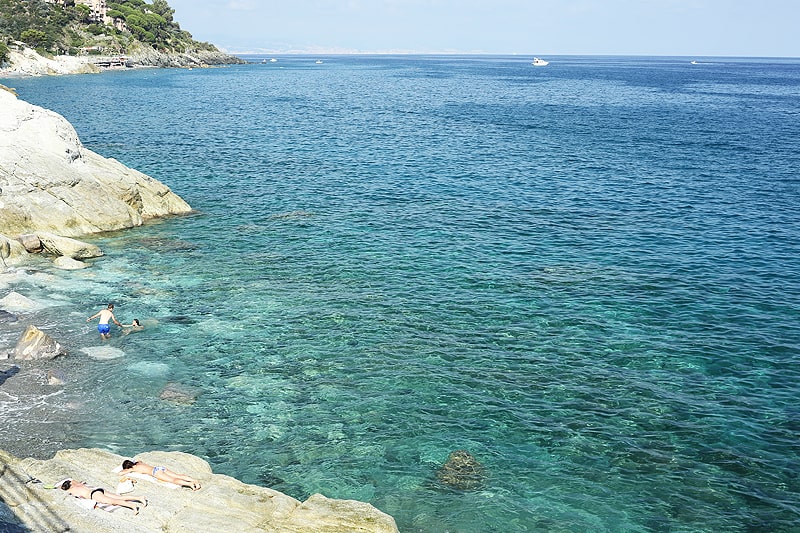 mare trasparente mare blu riviera ligure di ponente