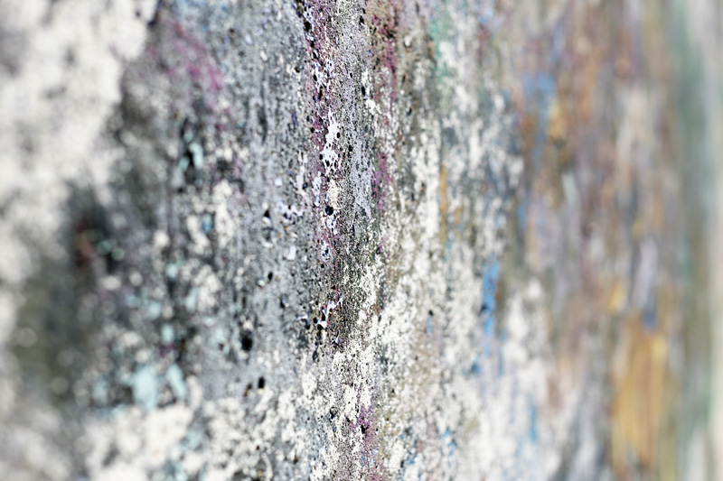 muro blu e arancione bokeh