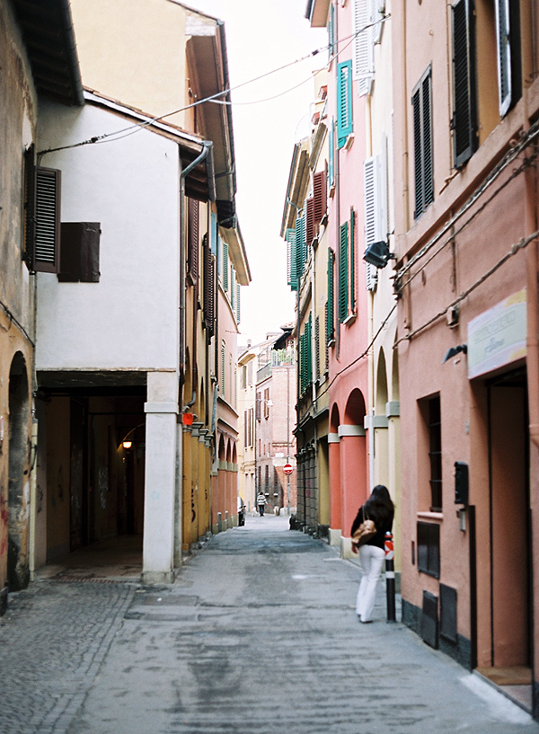 Bologna camminando per le vie del centro storico