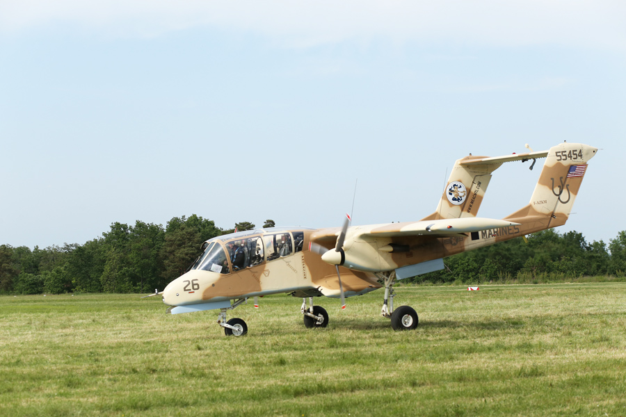 ferte alais, North American OV-10 B Bronco (F-AZKM)