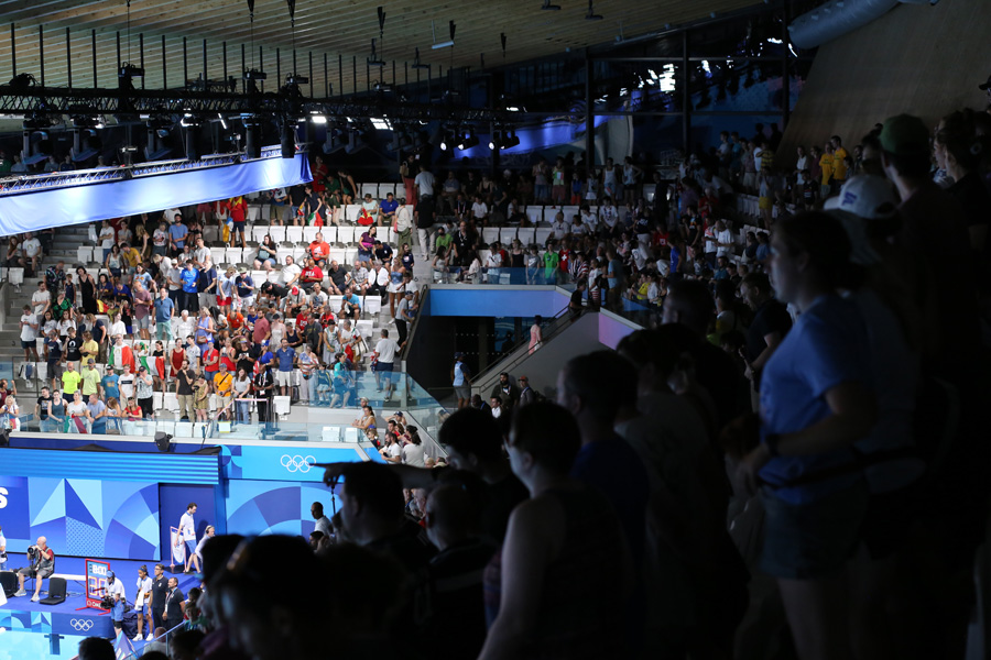 jo de paris 2024 le publique centre aquatique saint denis