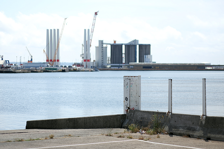 pales d’éolienne dans le port du Havre