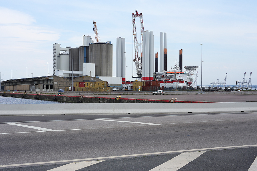 Le Havre, hub logistique d'éolien en mer du port du Havre, situé sur le quai Joannès Couvert