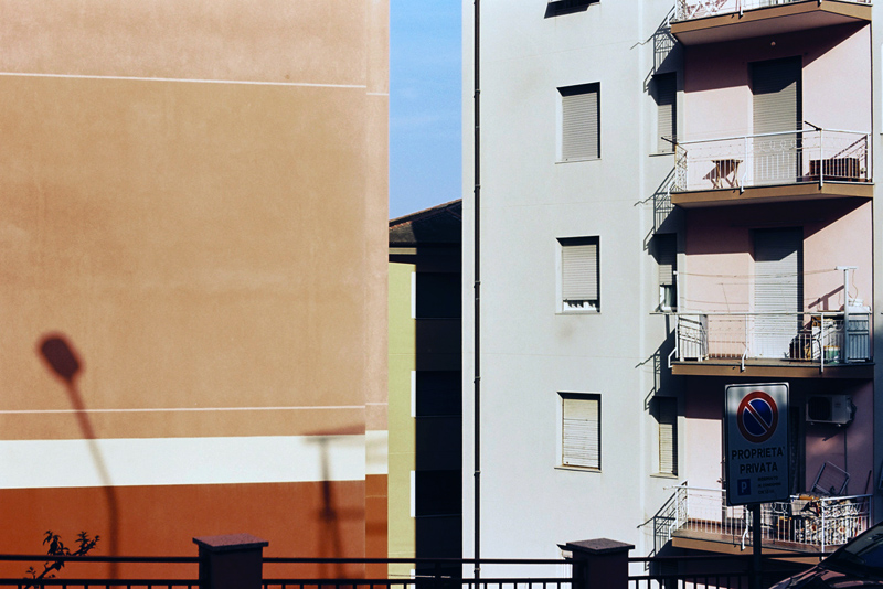 liguria riviera di ponente condomini foto di architettura