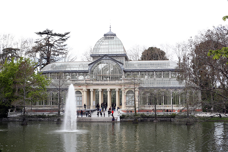 madrid palais de cristal, parque del retiro, external view