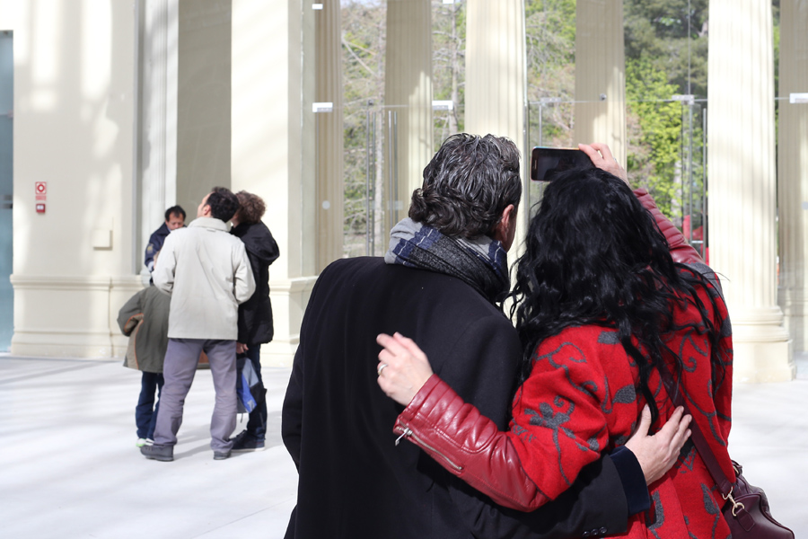madrid couple de touristes palais de cristal