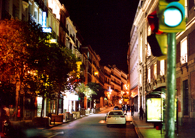 Madrid vicino plaza mayor di notte