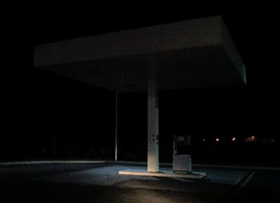 periferia di padova, stazione di servizio alla edward hopper