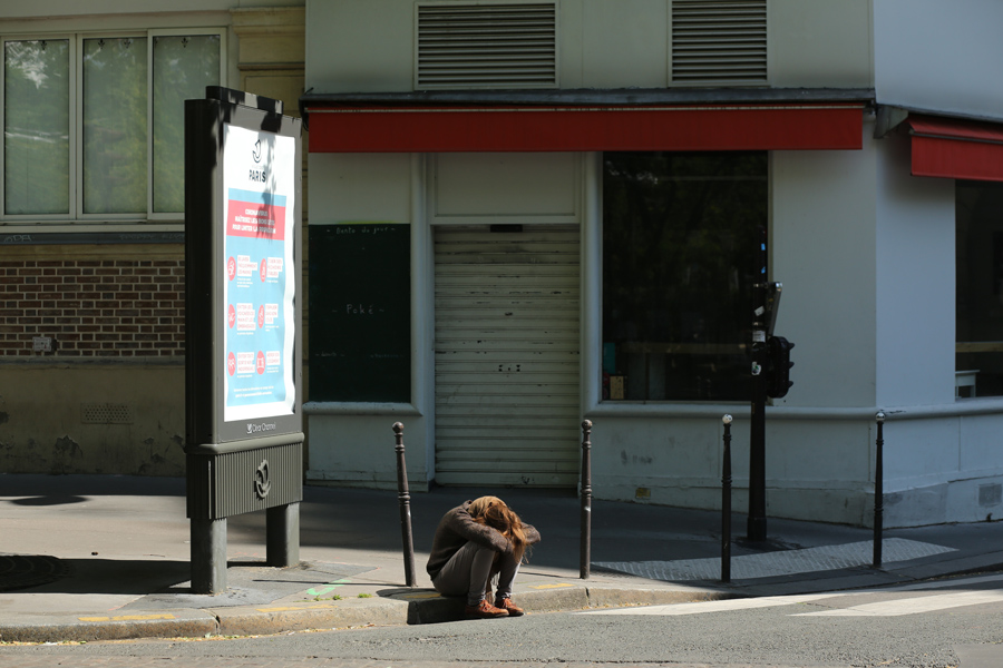 femme seule paris apres confinement