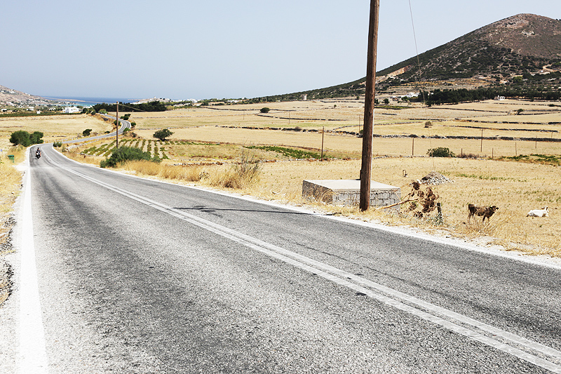 Paros, a long road in scooter