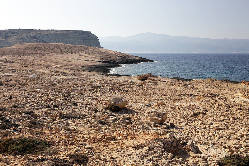 Petites Cyclades, falaises