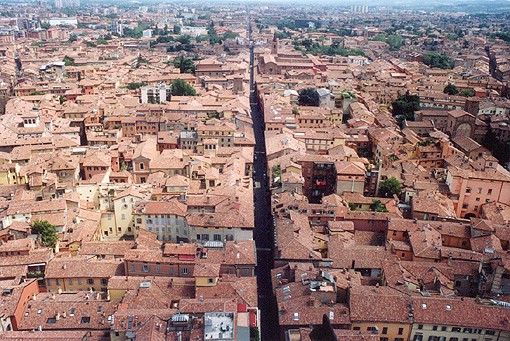 Bologna una vista dall'alto della torre asinelli